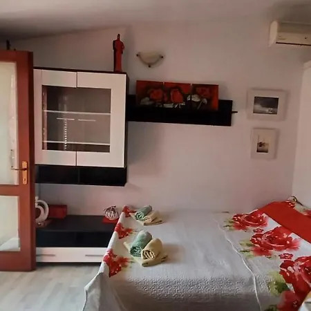 Apartment Babilo 1 *